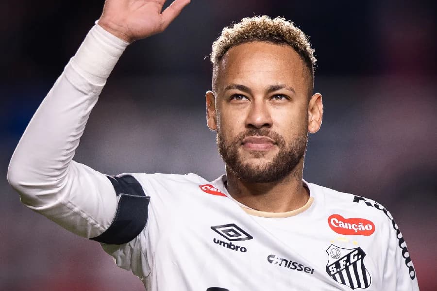 Tietado por argentinos, Neymar diz sonhar com Copa e final com Messi