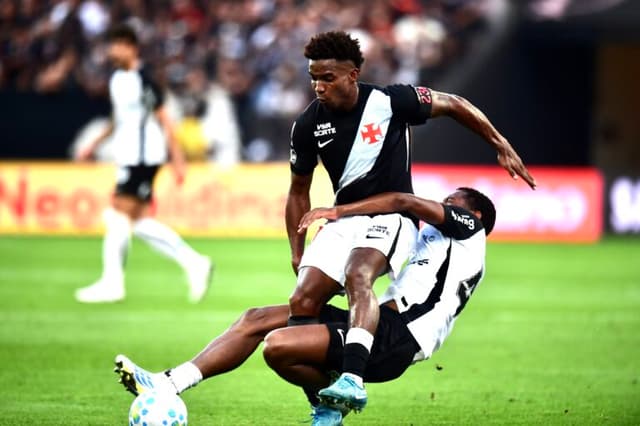 Thiago Mendes é denunciado no STJD após criticar arbitragem