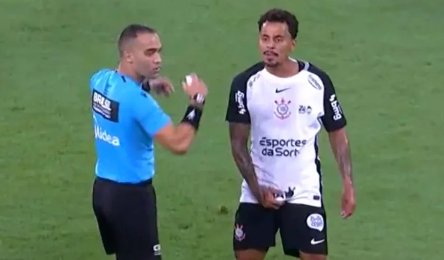 Corinthians aciona jurídico e punirá Allan após expulsão por gesto obsceno
