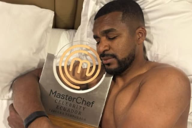 Erazo, ex-Flamengo e Vasco, é campeão do MasterChef Equador