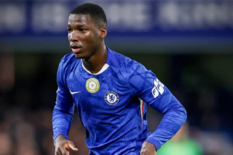Chelsea anuncia renovação de Moisés Caicedo até 2033