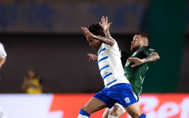Cruzeiro e Goiás empatam no Serra Dourada pela Copa do Brasil