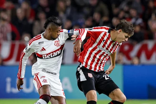 Estudiantes pressiona, mas Flamengo segura empate e mantém liderança