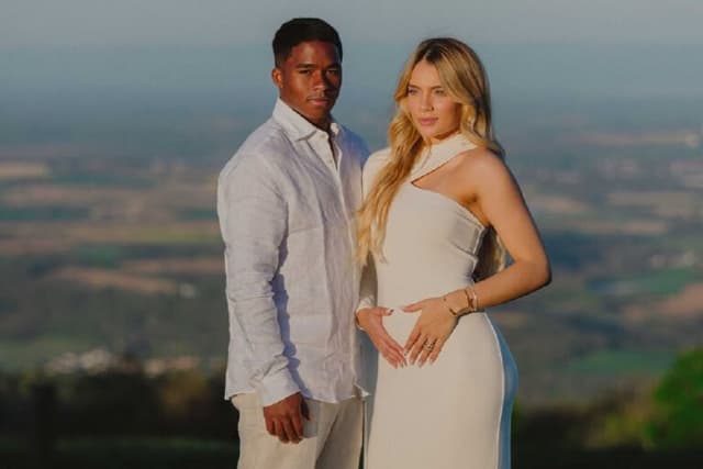 Endrick e esposa anunciam gravidez de primeiro filho