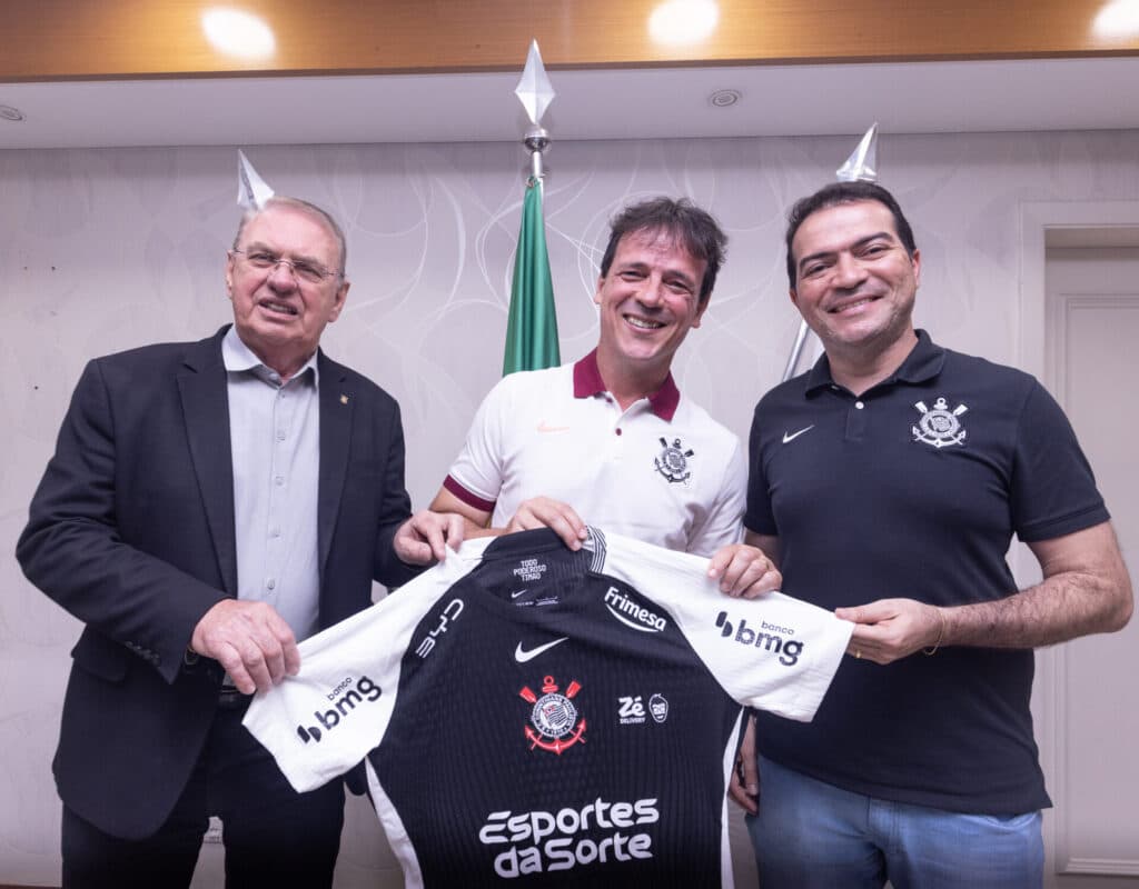 Fernando Diniz é o novo técnico do Corinthians; como o time pode jogar