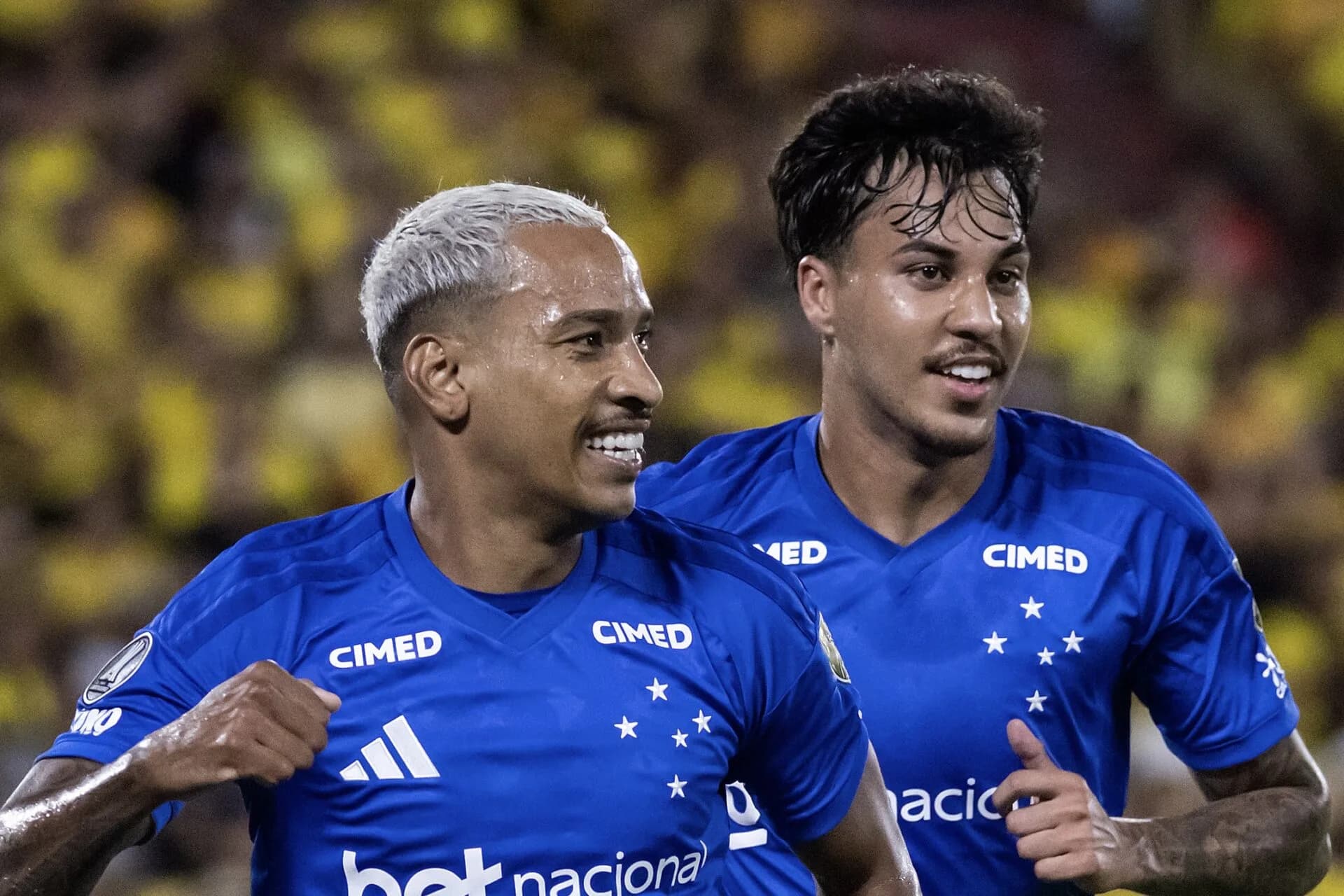 Matheus Pereira decide, e Cruzeiro supera Barcelona