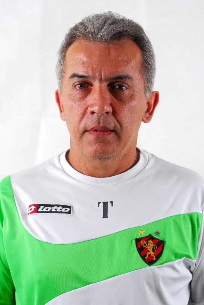 Nelsinho Baptista como técnico do Sport - PLACAR