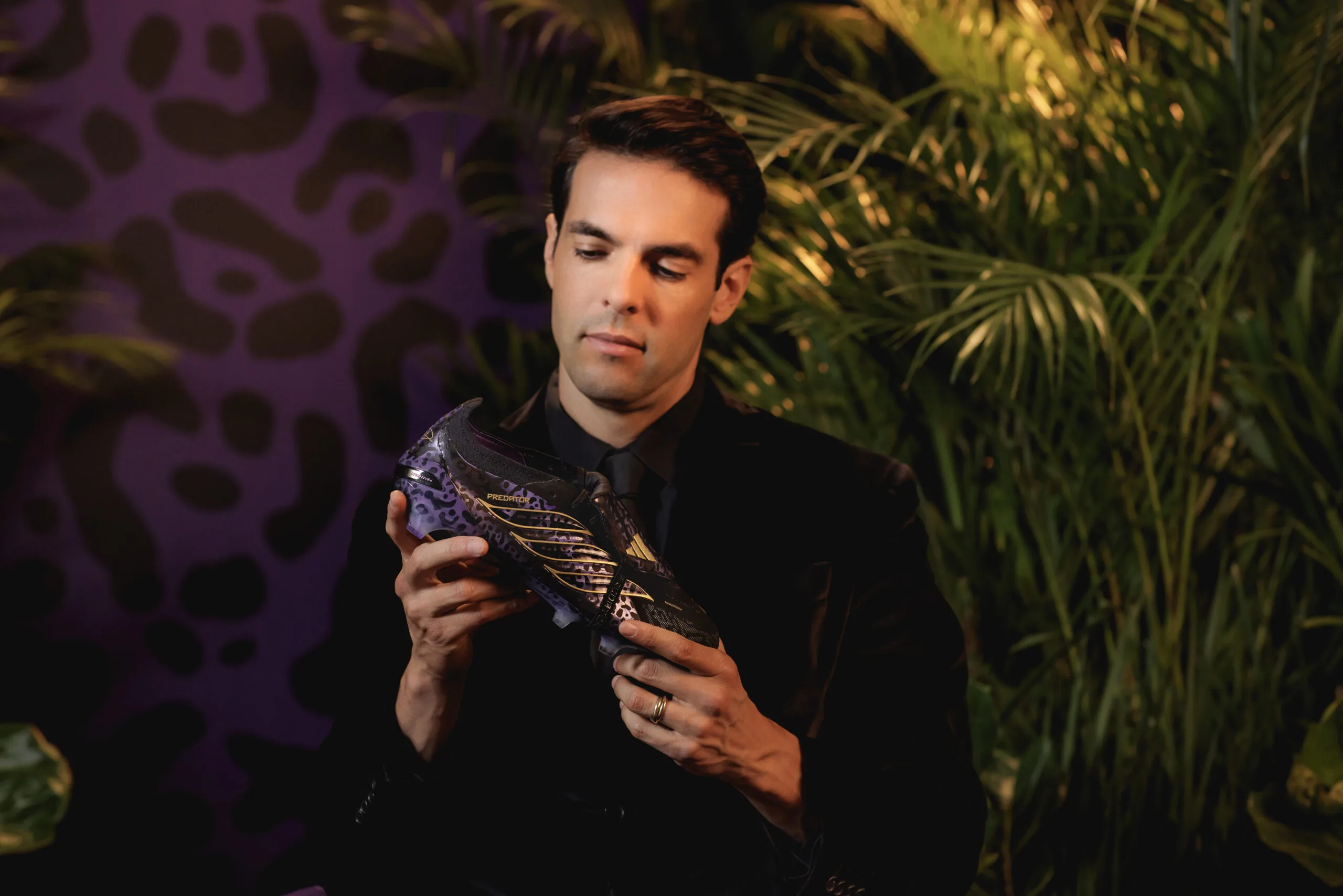 Adidas apresenta Predator Kaká, chuteira com assinatura de ex-meia