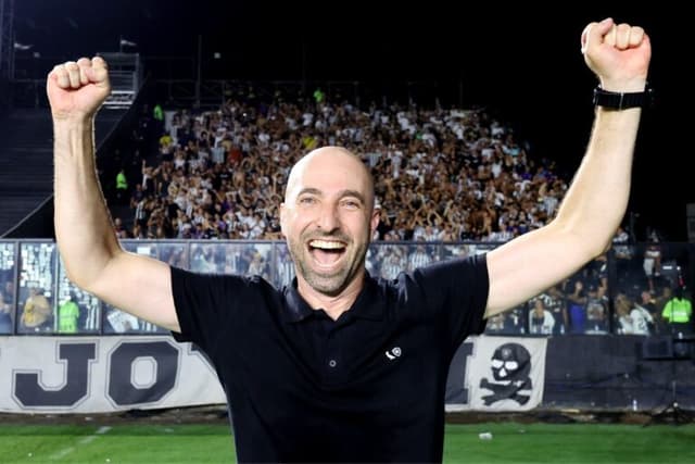 Olho nele! Quem é Rodrigo Bellão, técnico do sub-20 que já venceu com o Botafogo