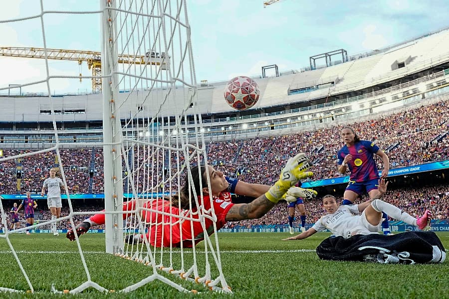 Barcelona goleia Real Madrid por 12 a 2 no agregado e vai à semi da Champions