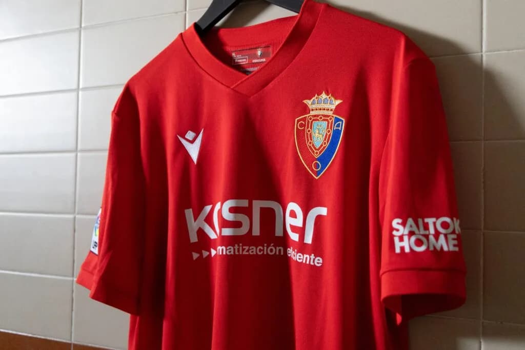 Camisa do Osasuna para o Retro Day de LaLiga - Divulgação