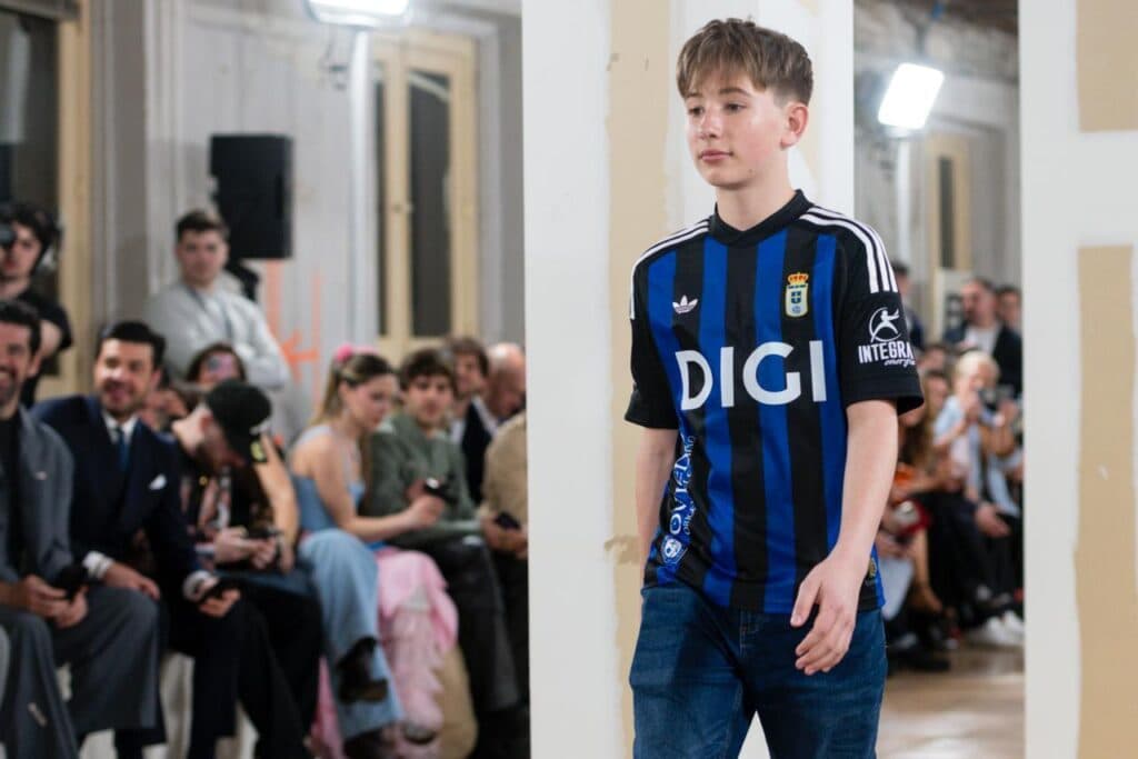 Camisa do Oviedo para o Retro Day de LaLiga - Divulgação