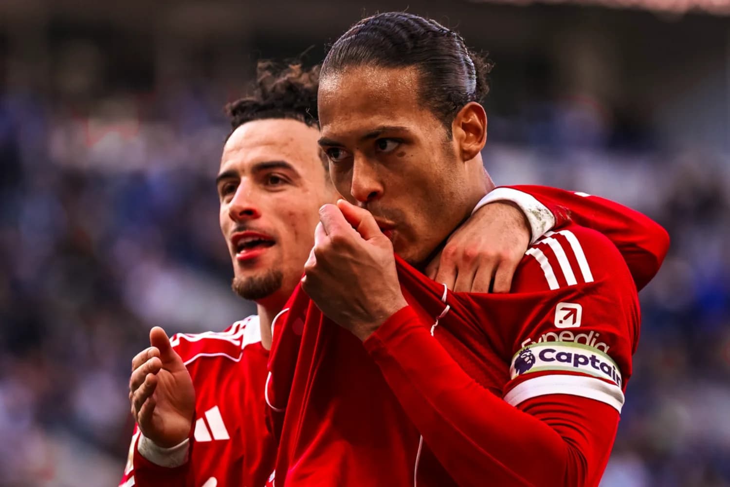 Everton 1 x 2 Liverpool: Van Dijk decide clássico nos acréscimos