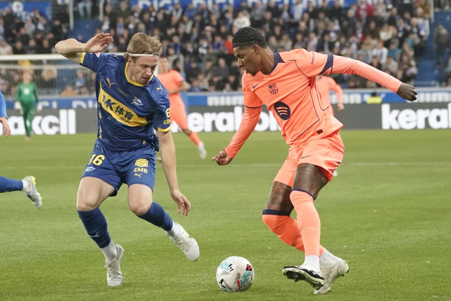 Alavés aproveita ressaca do Barcelona, vence por 1 a 0 e respira