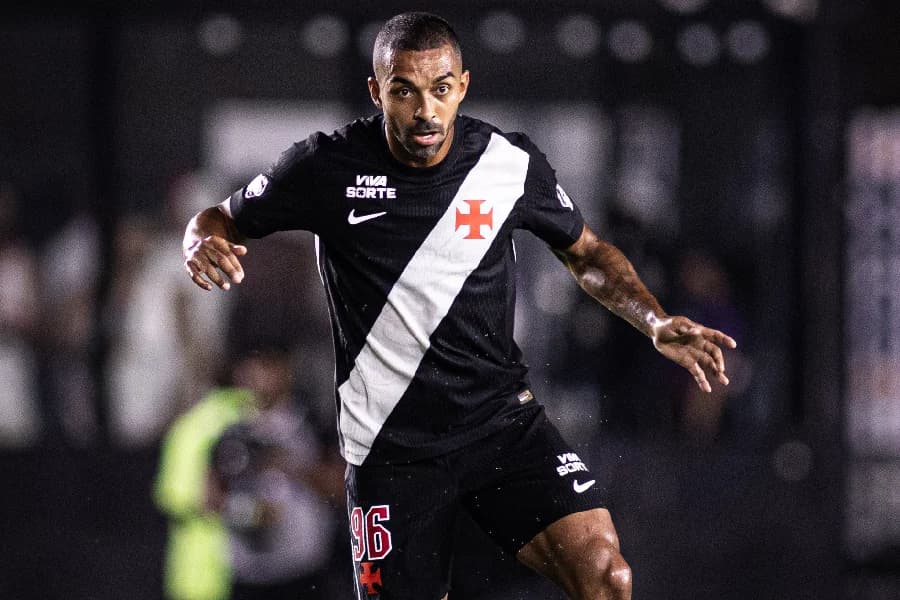 Paulo Henrique tem entorse e desfalca o Vasco contra o Inter