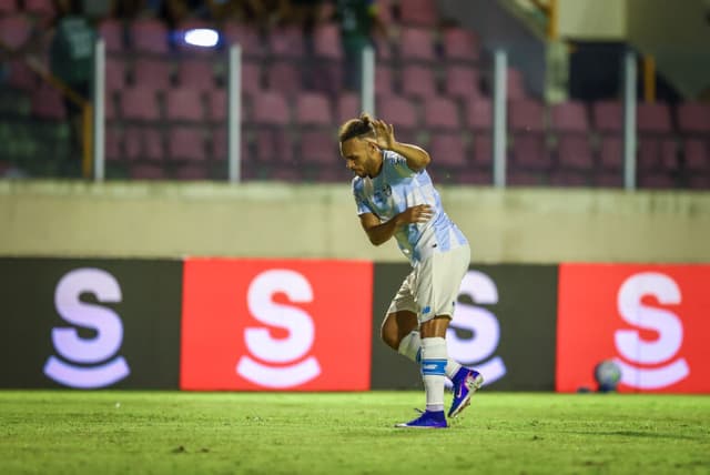 Grêmio atropela o Confiança e avança na Copa do Brasil