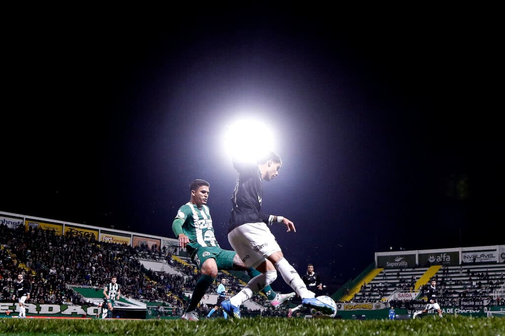 Chapecoense supera Botafogo e avança na Copa do Brasil