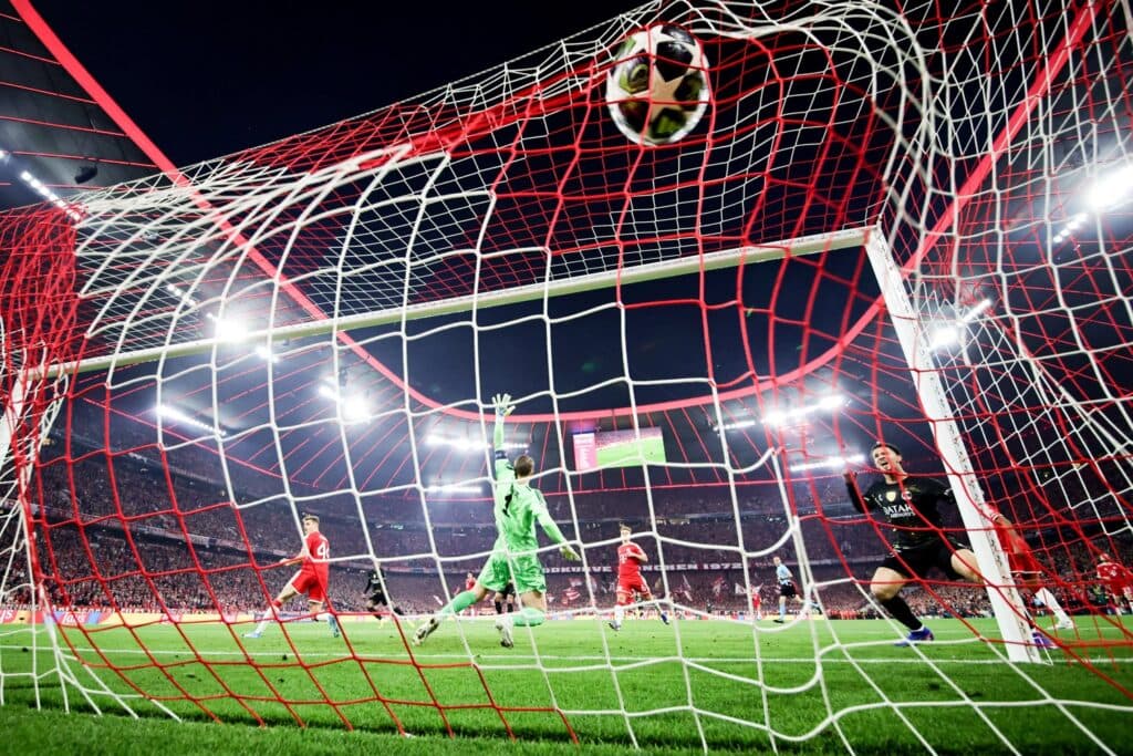 Com gol relâmpago, PSG supera pressão do Bayern e vai à final