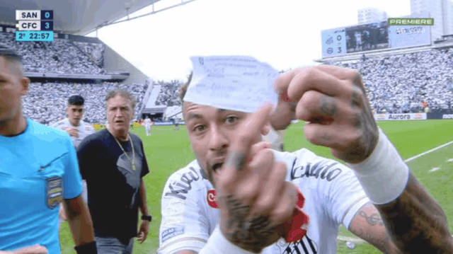 Neymar é substituído por engano em Santos x Coritiba