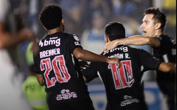 Vasco empata com Paysandu, mas avança na Copa do Brasil