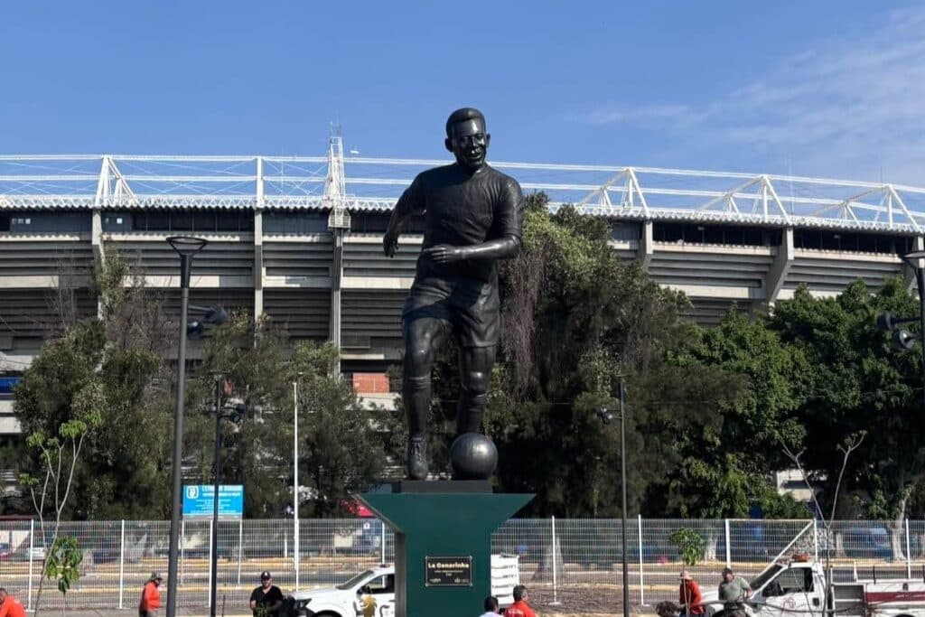 Estátua de Pelé é inaugurada no México