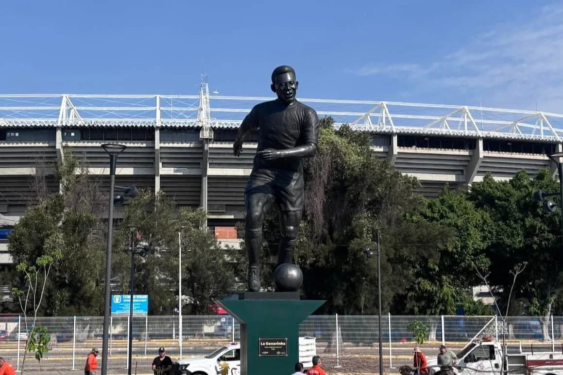 Estátua de Pelé é inaugurada no México