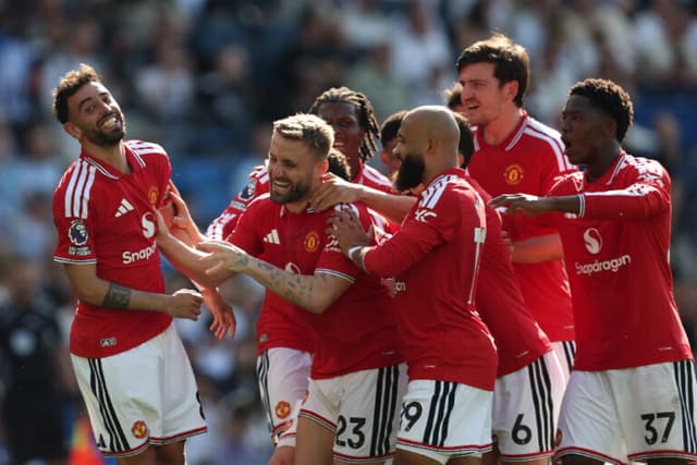 Manchester United bate Brighton com recorde de Bruno Fernandes