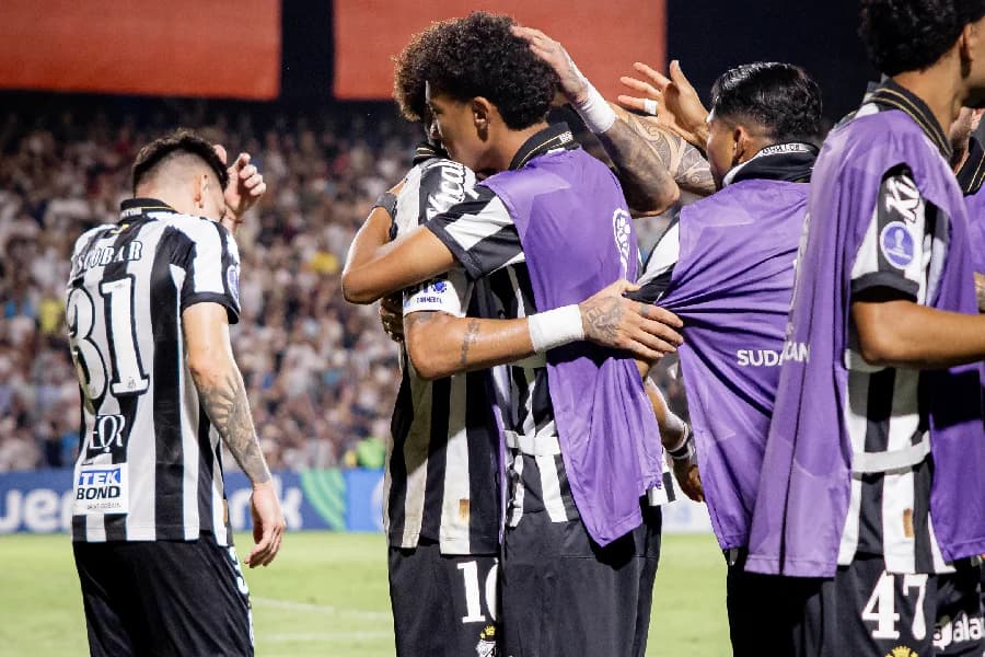 Imprensa espanhola repercute abraço de Neymar em Robinho Jr.