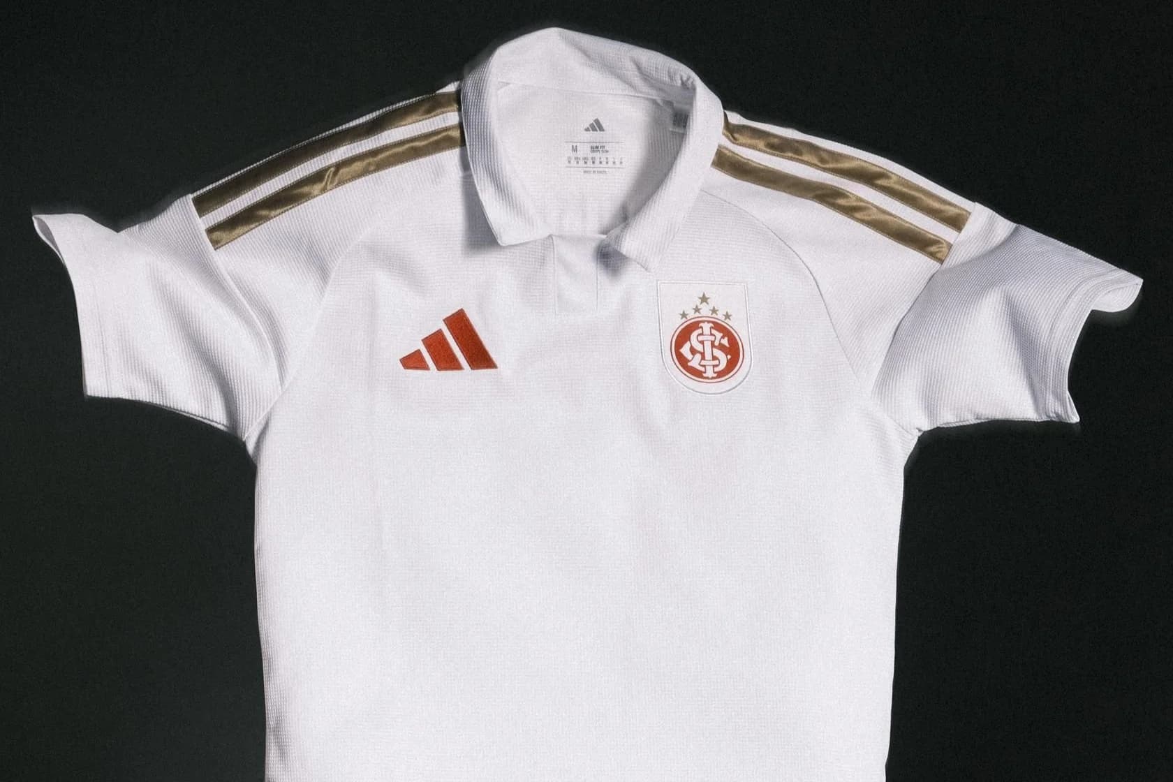 Com detalhes dourados, Inter anuncia nova camisa branca