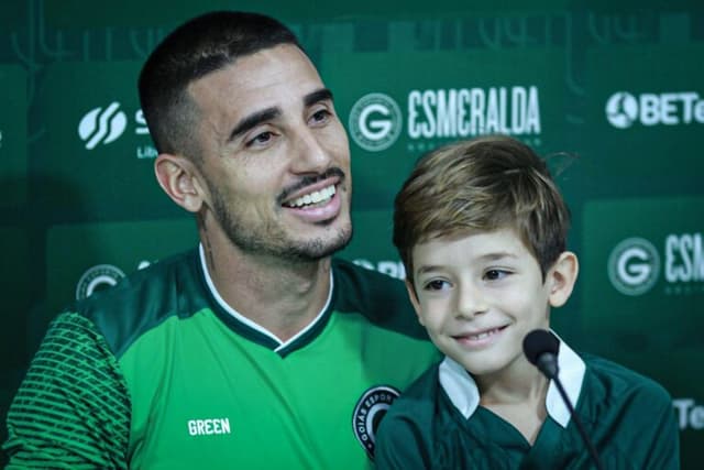 Thiago Galhardo critica gestão do Goiás e lamenta passagem