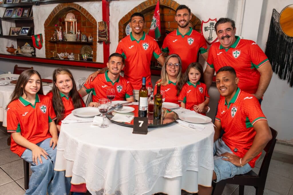 Lusa lança camisa 3 inspirada na seleção portuguesa - Divulgação