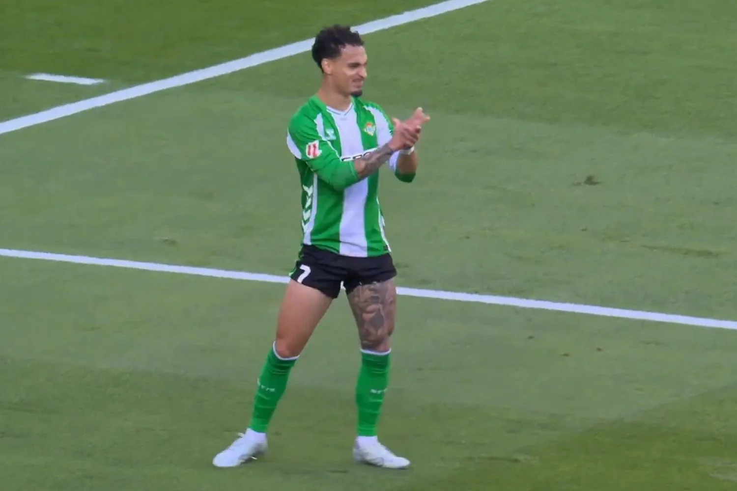 Antony dá bela assistência e Betis vence com folga o Oviedo em casa