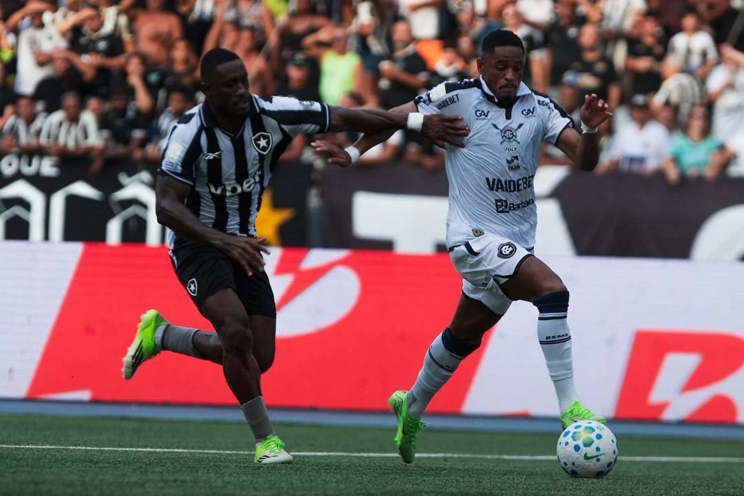 Jajá brilha no fim e Remo vira sobre o Botafogo nos acréscimos