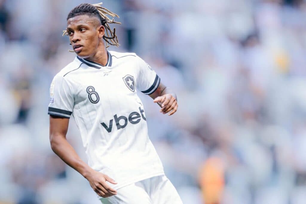 Danilo do Botafogo é cortado contra o Corinthians e não atingirá marca de 13 jogos