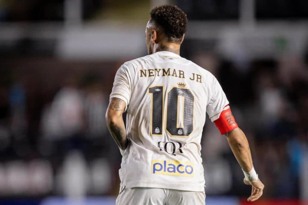 Neymar é desfalque do Santos contra o Palmeiras, por conta de gramado sintético. Entenda