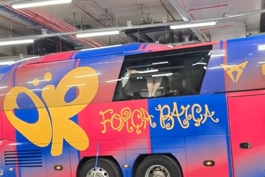 Ônibus de Barcelona e Real Madrid são apedrejados no Camp Nou