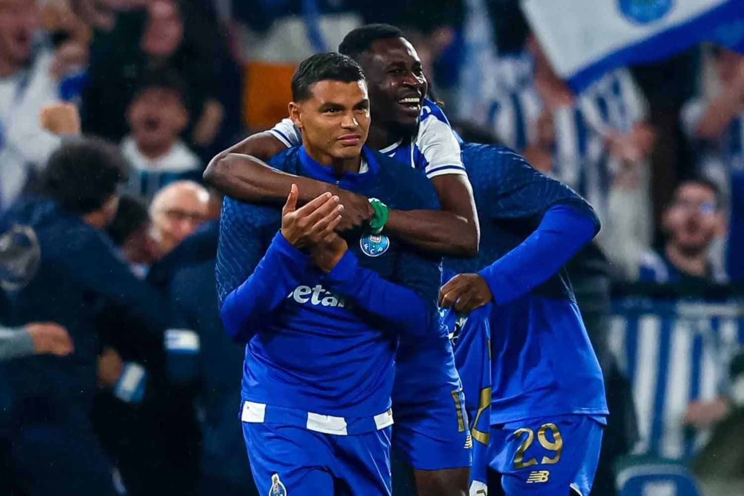 Thiago Silva conquista Campeonato Português pelo Porto aos 41 anos