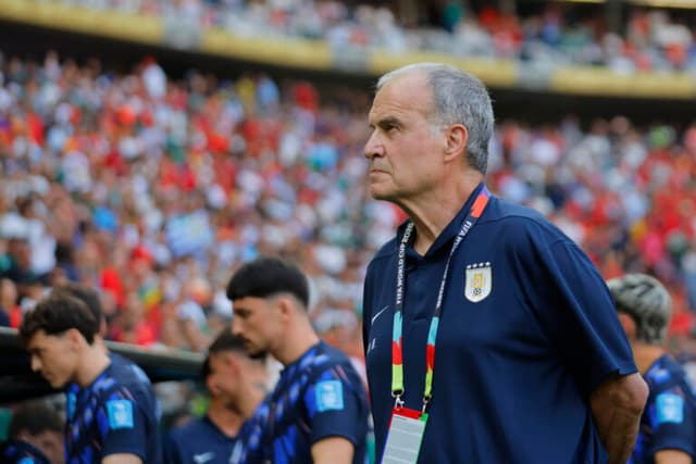 Bielsa diz que Muslera pediu para sair e lamenta: ‘Não deixo nada ao Uruguai’