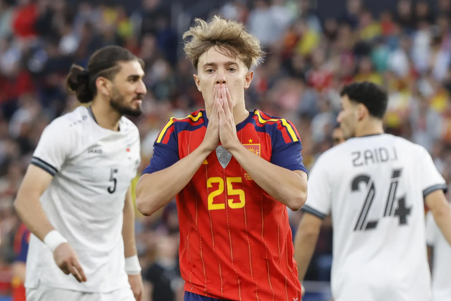 Espanha leva golaço e fica no empate com Iraque em amistoso