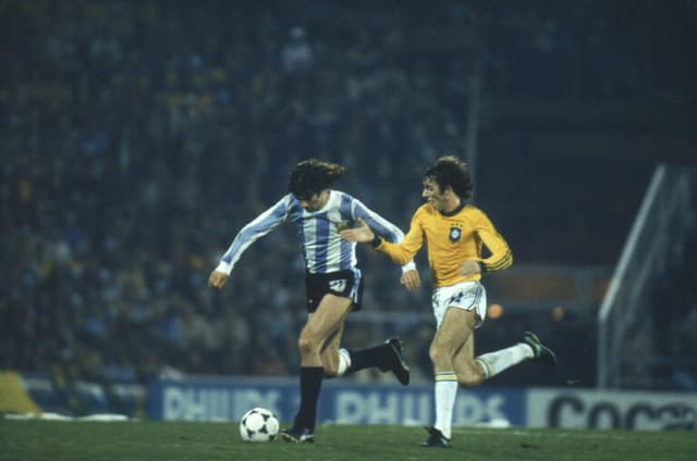 ‘Jogos de comadre’: relembre polêmicas das Copas de 1978 e 1982