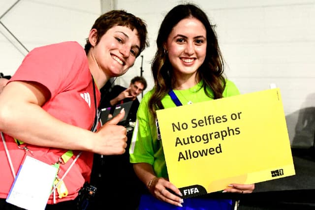 Nada de selfies ou autógrafos: Fifa adverte jornalistas na Copa