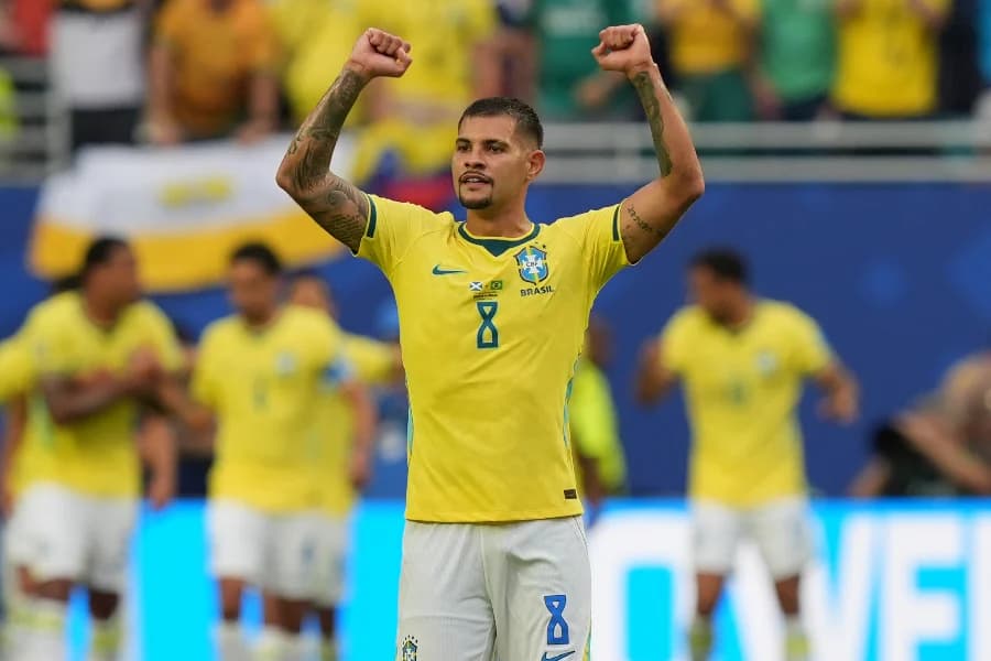 Destaque do Brasil, Bruno Guimarães recebe oferta para deixar o Newcastle