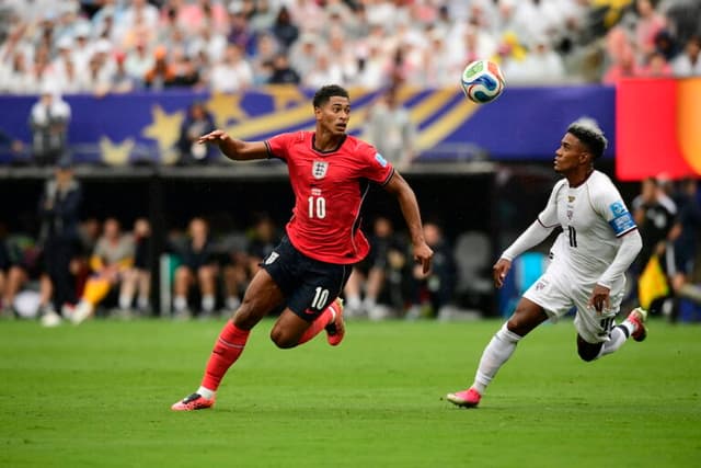 ‘Futebol de volta pra casa’: Inglaterra se anima com grito da torcida