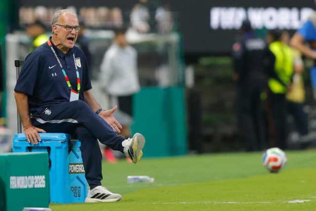 ‘Bielsa nunca entendeu o Uruguai’, detona Lugano após vexame