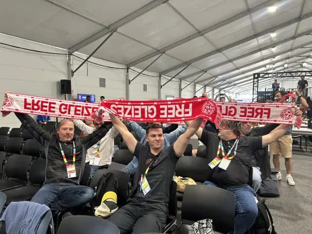 Franceses usam Copa para protestar por prisão de colega
