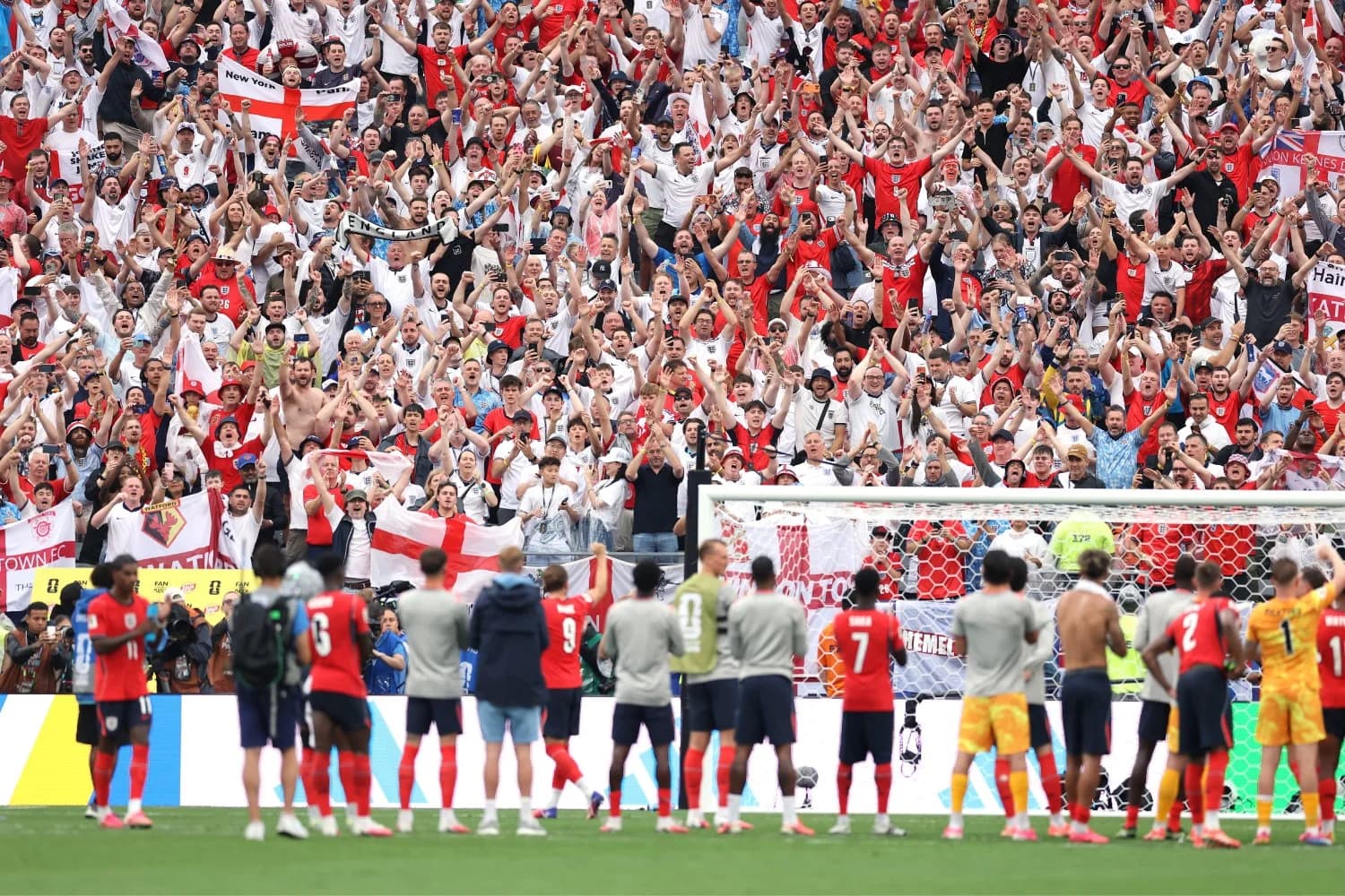 Bellingham brilha, Inglaterra supera ferrolho do Panamá e avança em primeiro