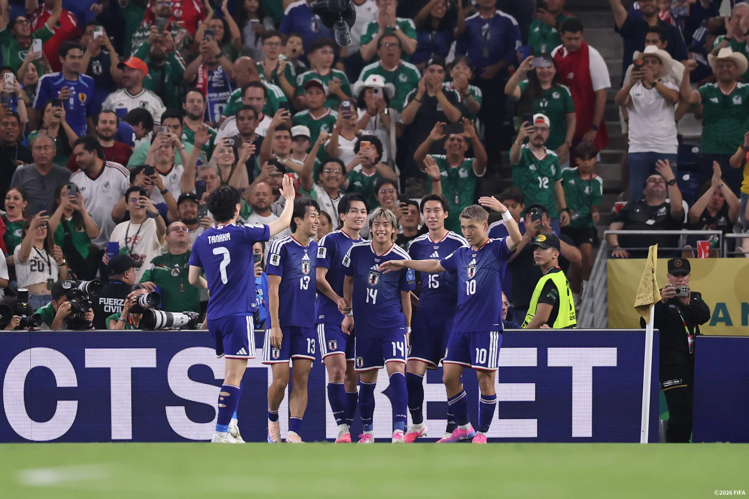 Japão brilha e goleia Tunísia no milésimo jogo da história da Copa do Mundo