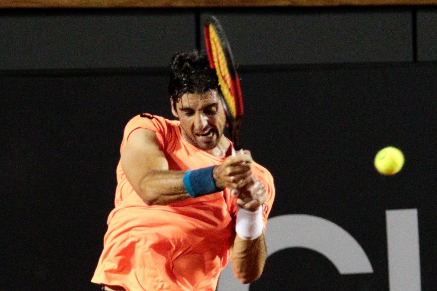 O tenista brasileiro Thomaz Bellucci durante jogo contra o italiano Fabio Fognini no Rio Open – 19/02/2018