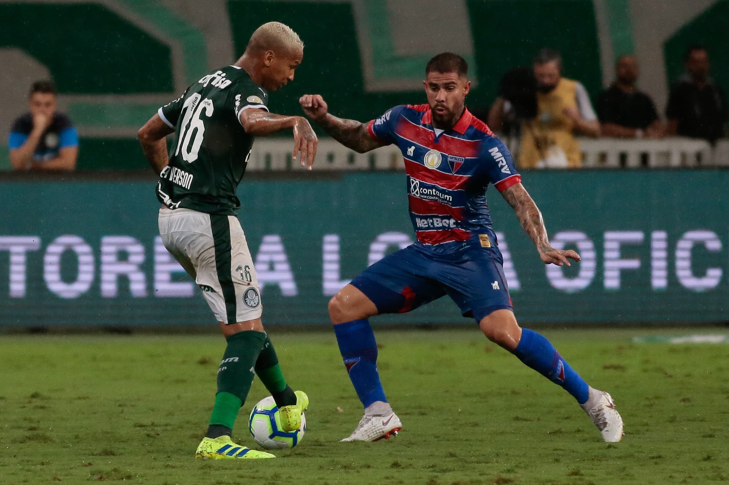 SÃO PAULO, SP, 28.04.2019 – PALMEIRAS-FORTALEZA – Deyverson, do Palmeiras, em lance – Partida entre Palmeiras e Fortaleza, válida pela primeira rodada do Campeonato Brasileiro de Futebol 2019, realizada no estádio Allianz Parque, na zona oeste da capital paulista, na noite deste domingo (28). (Foto: Marcello Zambrana/Agif/Folhapress)