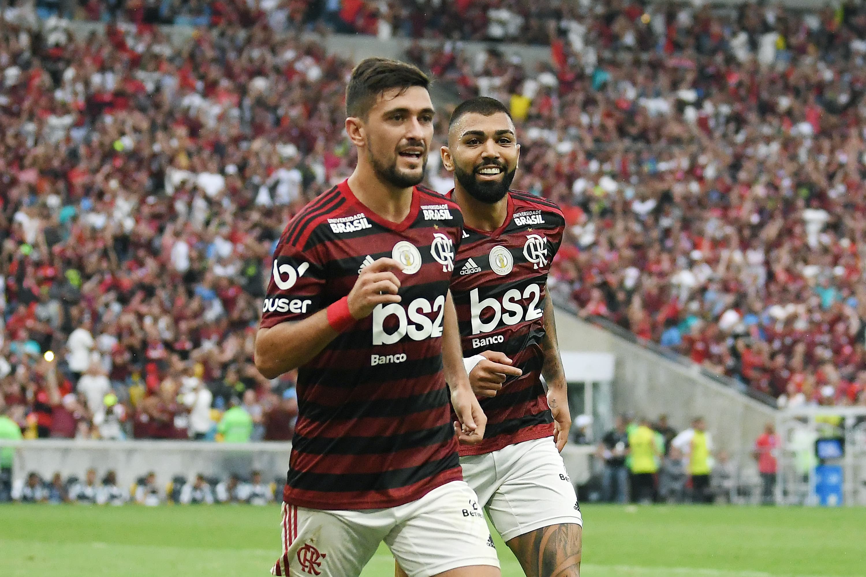 De Arrascaeta e Gabigol marcaram na vitória do Flamengo sobre o Palmeiras no Maracanã
